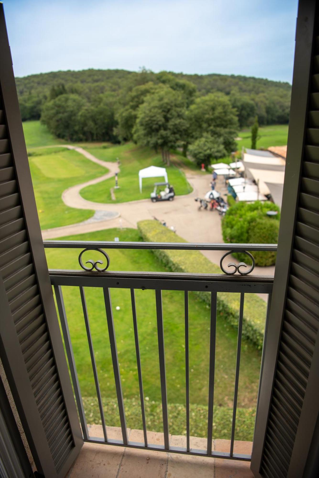 Hotel Golf & Spa Chateau De La Begude The Originals Collection Valbonne Bagian luar foto