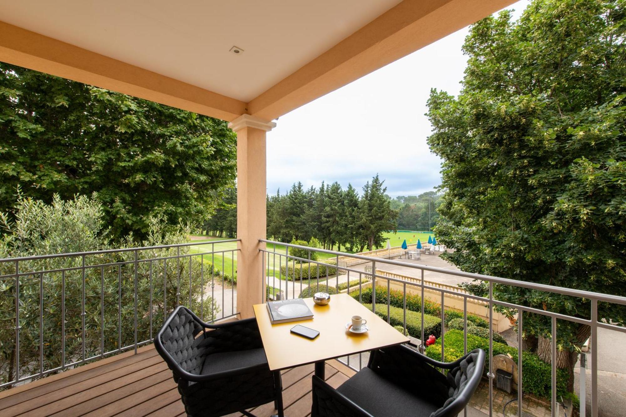 Hotel Golf & Spa Chateau De La Begude The Originals Collection Valbonne Bagian luar foto