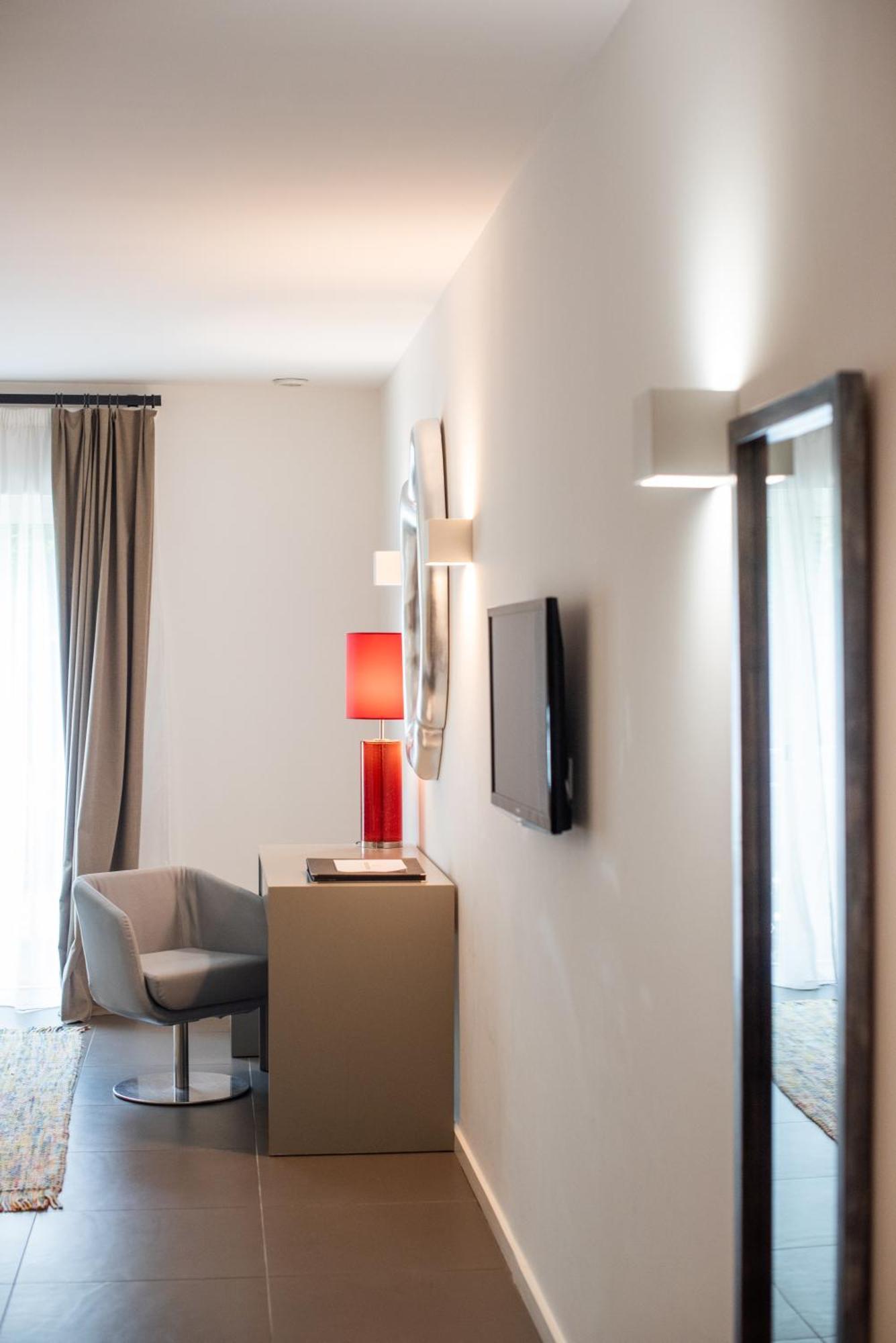 Hotel Golf & Spa Chateau De La Begude The Originals Collection Valbonne Bagian luar foto